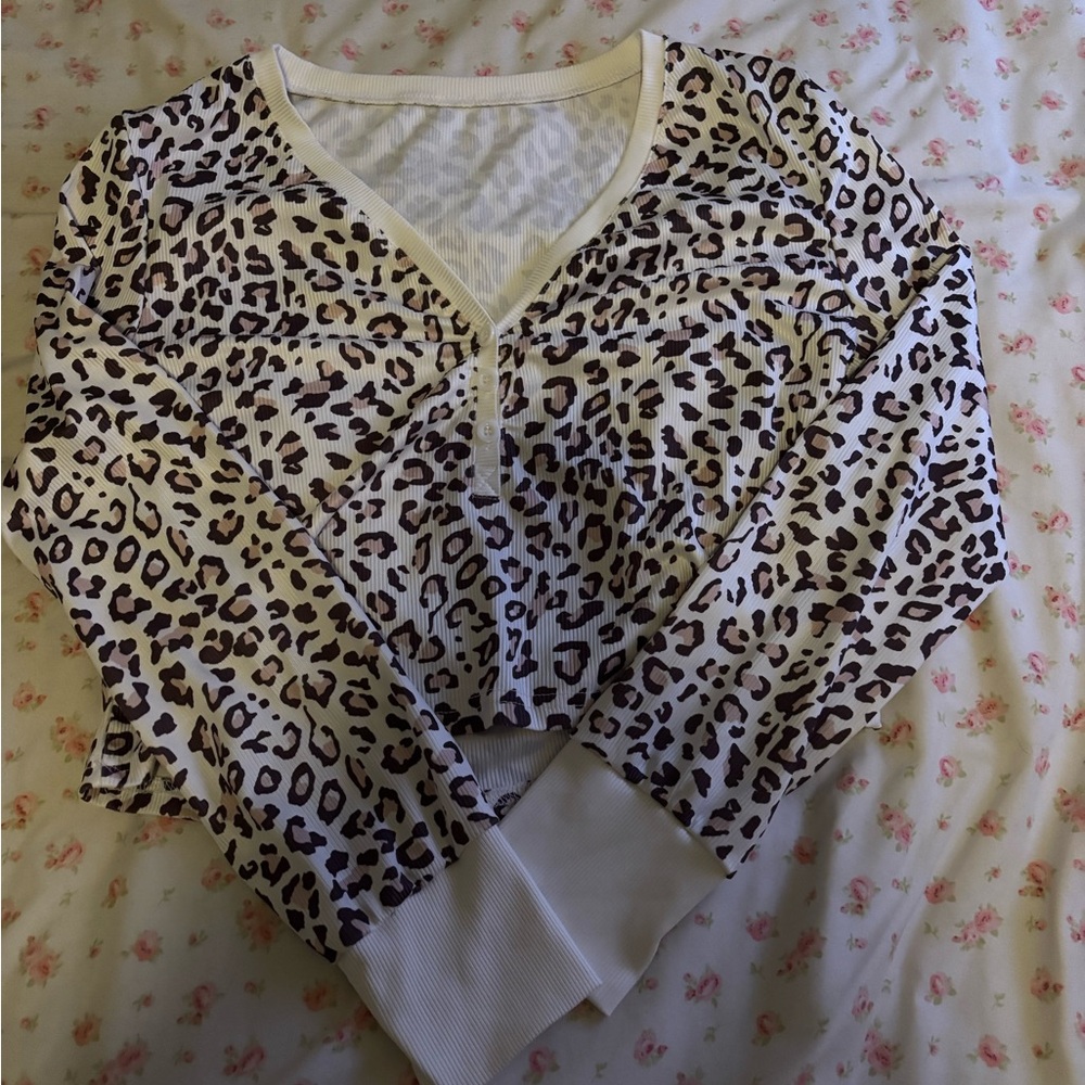 SHEIN Leopard Print V-Neck Top